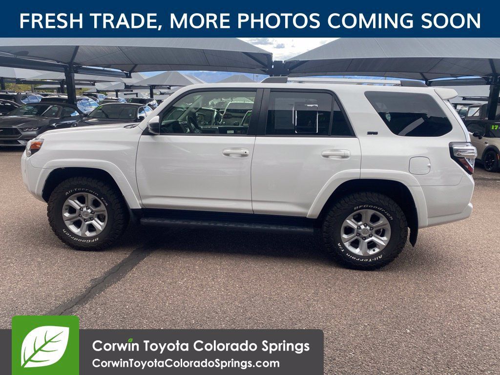 Used 2020 Toyota 4Runner SR5 AWD/4WD image 5