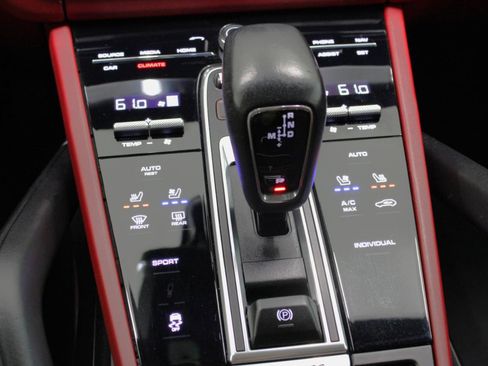 Used 2021 Porsche Cayenne image 63