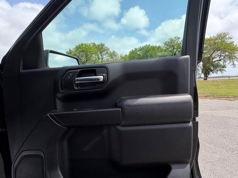 Used 2019 Chevrolet Silverado 1500 Custom Trail Boss w/ Custom Convenience Package image 13