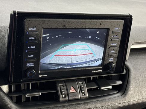 Used 2021 Toyota RAV4 XLE Premium AWD/4WD image 31