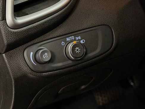 Used 2020 Chevrolet Trax LS w/ Tint and Cruise Package FWD image 9