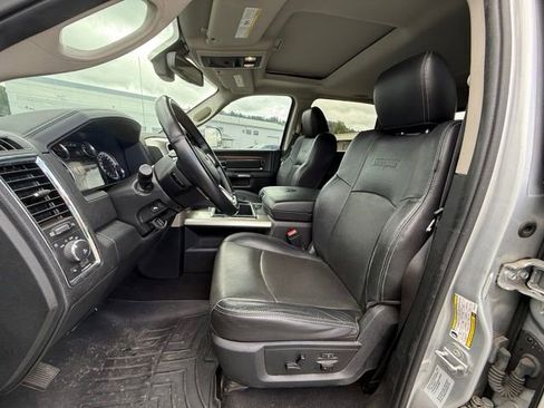 Used 2015 RAM 3500 Laramie w/ Convenience Group AWD/4WD image 10