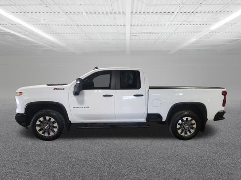 Used 2024 Chevrolet Silverado 2500 Custom w/ Custom Convenience Package image 1