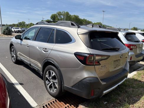 Used 2020 Subaru Outback Limited XT w/ Popular Package #2 AWD/4WD image 4
