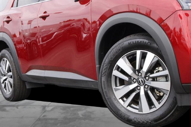 Certified 2025 Nissan Pathfinder SL AWD/4WD image 3
