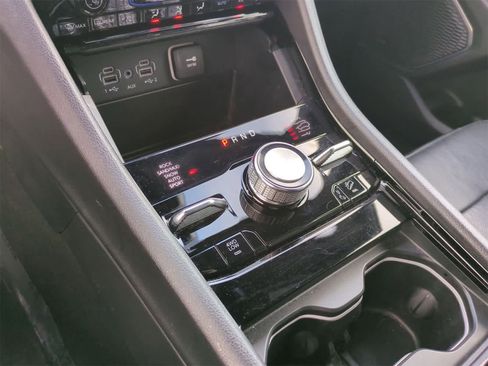 Used 2023 Jeep Grand Cherokee Overland image 32