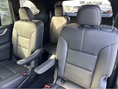 New 2026 GMC Acadia Elevation w/ Elevation Premium Package FWD image 8