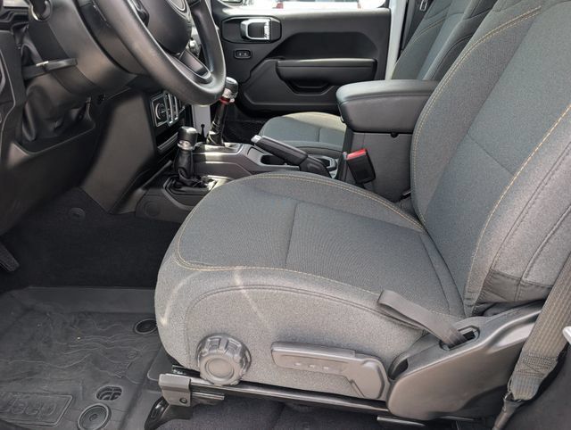 Used 2025 Jeep Wrangler Sport AWD/4WD image 15