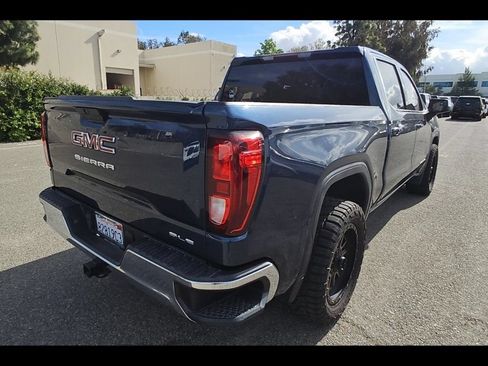Used 2021 GMC Sierra 1500 SLE RWD image 3