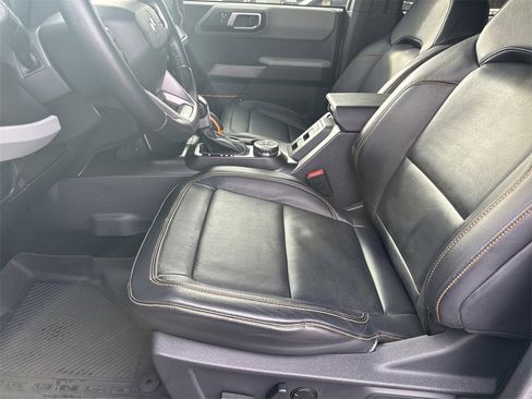 Used 2021 Ford Bronco Badlands image 9