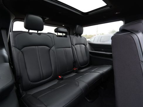 New 2025 Jeep Wagoneer 4WD w/ Premium Group I image 33