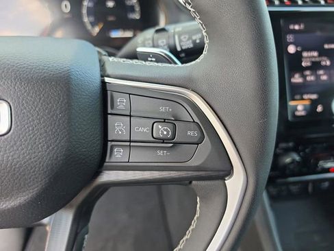 Used 2024 Jeep Grand Cherokee Altitude image 29