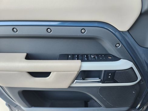 Used 2021 Land Rover Defender 110 SE image 23