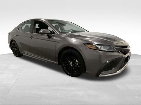 Used 2023 Toyota Camry XSE image 5