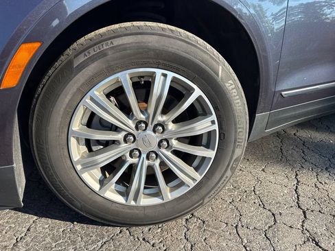 Used 2019 Cadillac XT5 Luxury AWD/4WD image 2