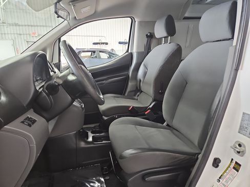 Used 2014 Nissan NV200 SV w/ Technology Package FWD image 7