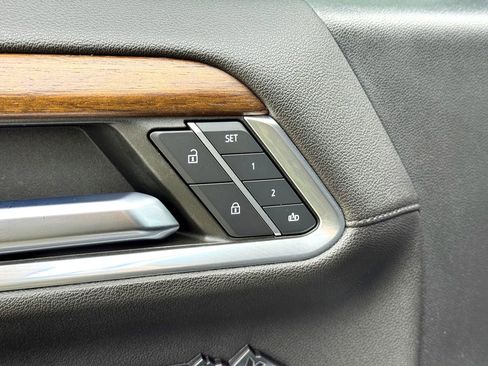 Used 2023 Chevrolet Silverado 1500 High Country w/ High Country Premium Package image 17