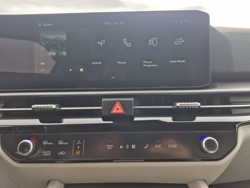 New 2026 Kia Sportage EX image 8