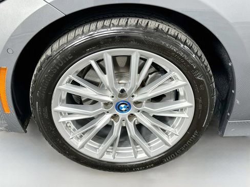 Certified 2024 BMW 330e w/ Premium Package RWD image 32