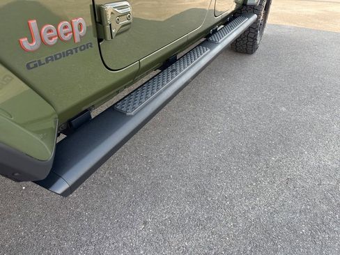 Used 2022 Jeep Gladiator Mojave w/ Cold Weather Group AWD/4WD image 15