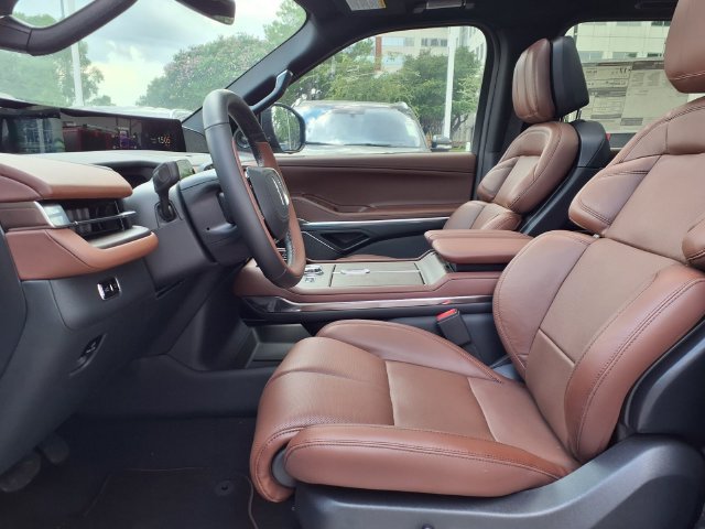 New 2026 Lincoln Navigator Reserve AWD/4WD image 7