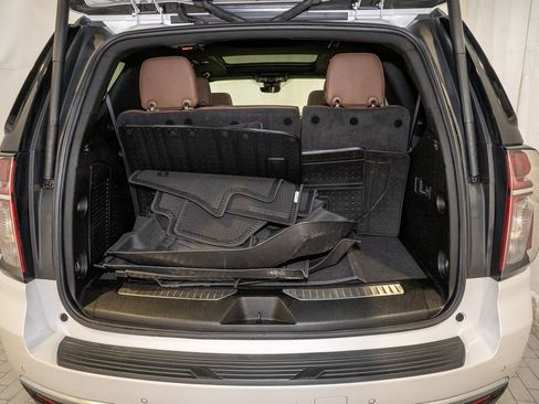 Used 2023 Chevrolet Tahoe High Country w/ Premium Package 2 image 5