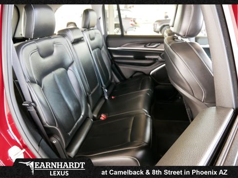 Used 2022 Jeep Grand Cherokee Limited image 14