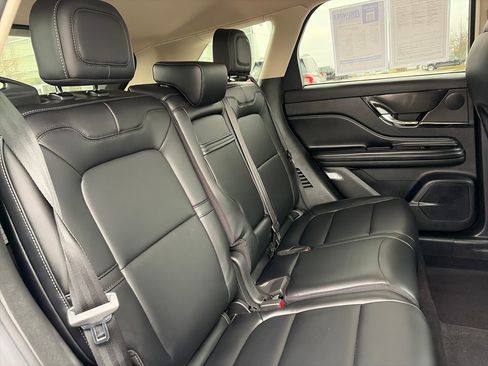 Used 2023 Lincoln Corsair AWD image 38