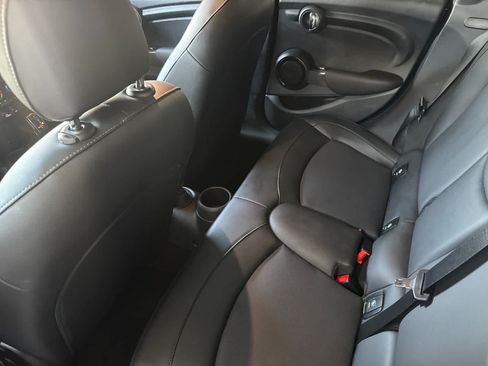Used 2020 MINI Cooper 4-Door Hardtop FWD image 4
