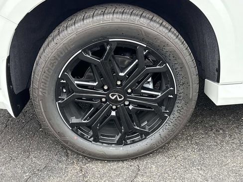 New 2026 INFINITI QX80 SPORT 4D Sport Utility image 30