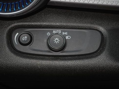 Certified 2024 Chevrolet Trax LT w/ Driver Confidence Package FWD image 25