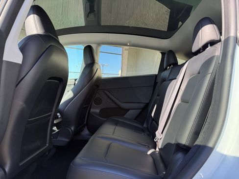 Used 2023 Tesla Model Y Long Range image 15