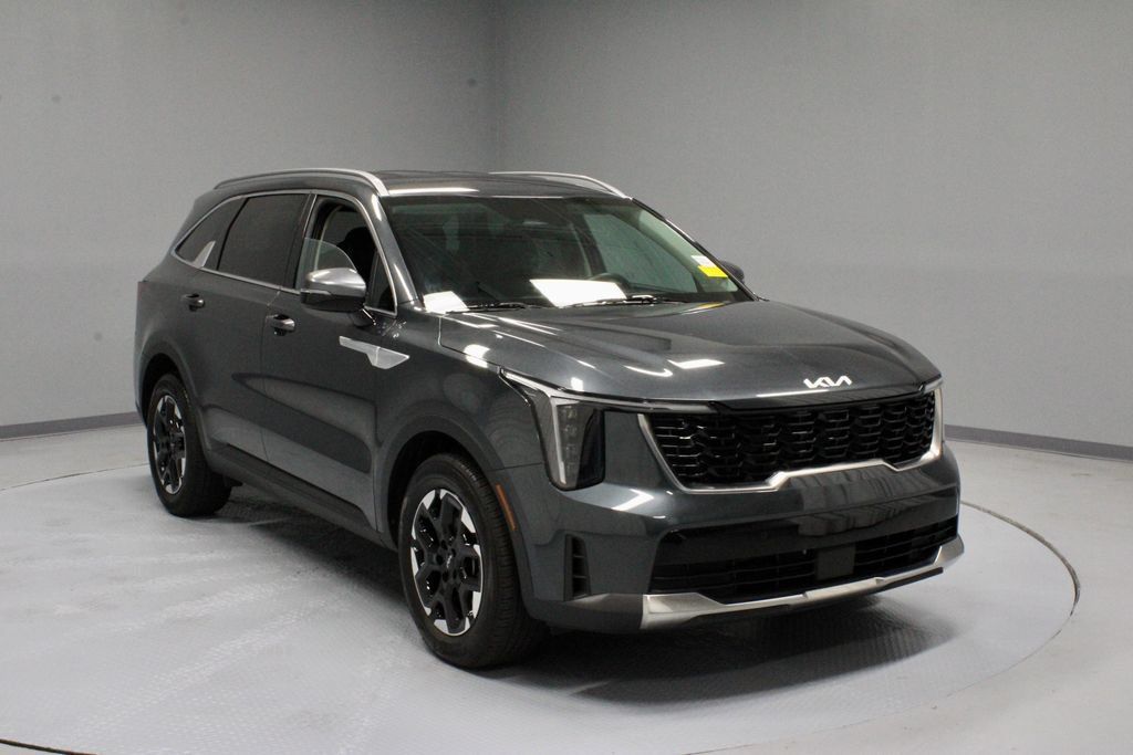Used 2024 Kia Sorento S FWD image 1
