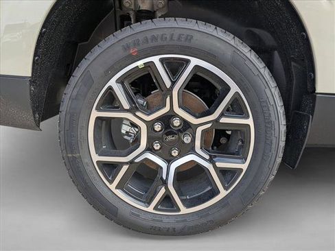 New 2025 Ford Maverick Lariat w/ 4K Tow Package image 10