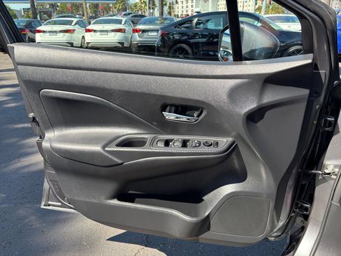 Used 2025 Nissan Versa SV FWD image 18