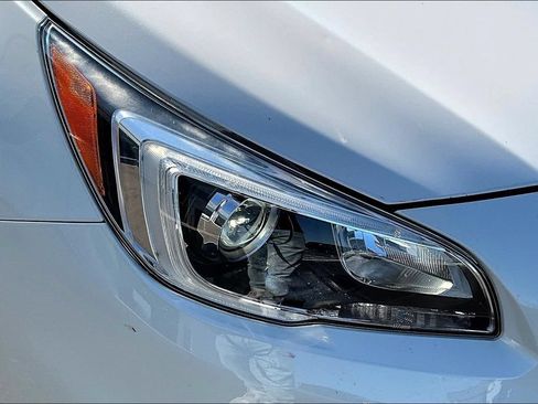 Used 2017 Subaru Outback 2.5i Limited AWD/4WD image 26