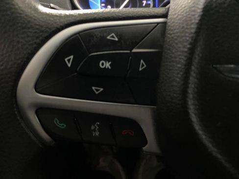 Used 2015 Chrysler 200 Limited image 40