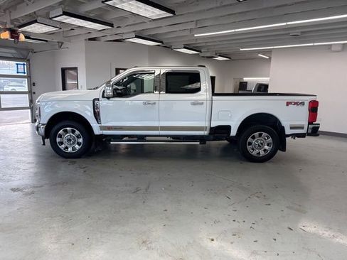 Used 2024 Ford F250 Lariat w/ Chrome Package image 9