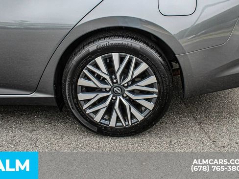 Used 2024 Nissan Altima 2.5 SV FWD image 15