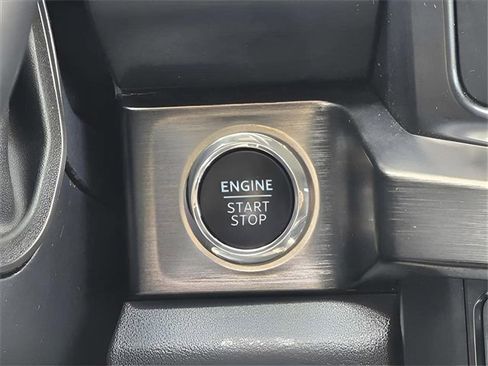 Used 2023 Ford F250 Lariat w/ Chrome Package image 15