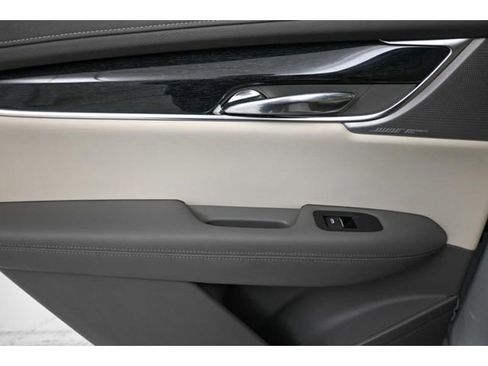 Used 2022 Cadillac XT6 Premium Luxury w/ Technology Package image 25