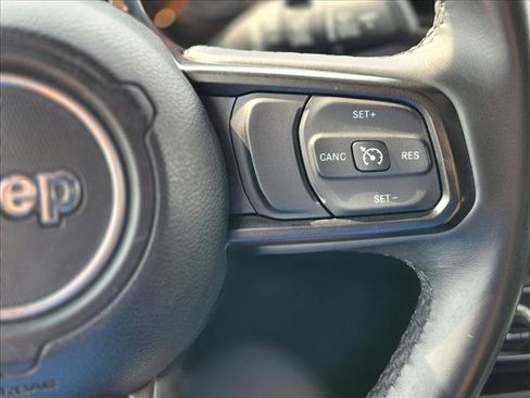 Used 2018 Jeep Wrangler Unlimited Sport S AWD/4WD image 15