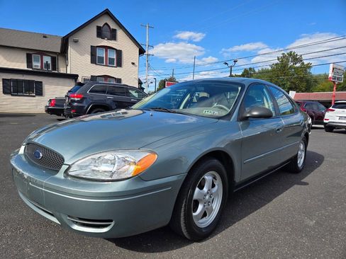 Used 2005 Ford Taurus SE image 10
