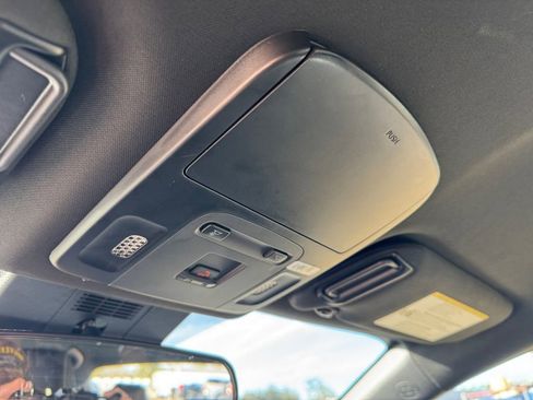 Used 2025 Toyota Camry SE image 33