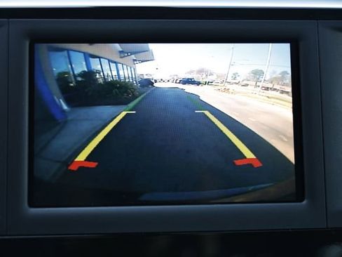 Used 2022 Chrysler Voyager LX image 37