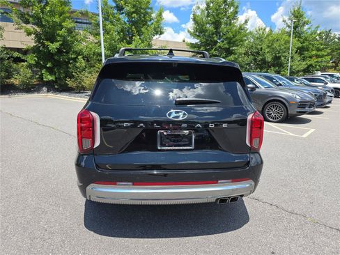 Used 2023 Hyundai Palisade Calligraphy FWD image 4