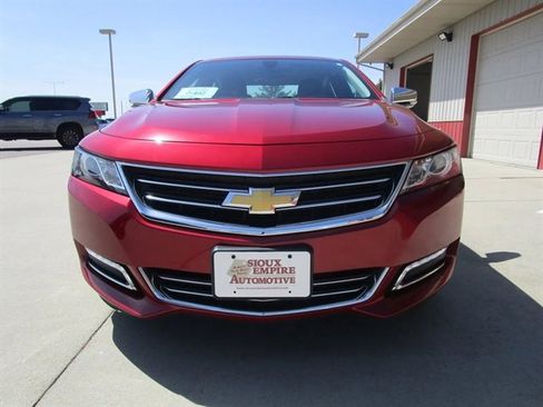 Used 2019 Chevrolet Impala Premier w/ Premier Convenience Package FWD image 4