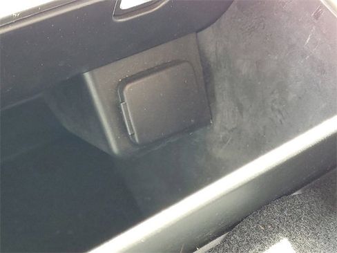 Used 2022 Ford Explorer XLT image 27