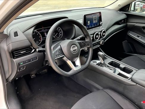 Used 2024 Nissan Sentra SV FWD image 18