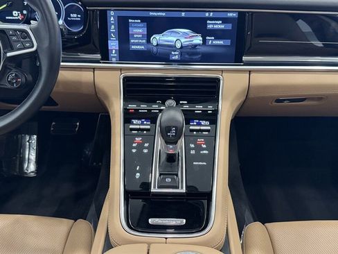Used 2020 Porsche Panamera 4 image 38
